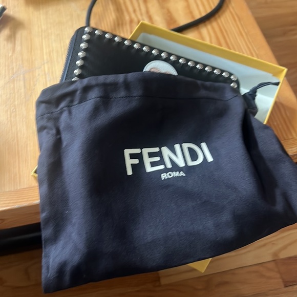 FENDI - Picture 6 of 6